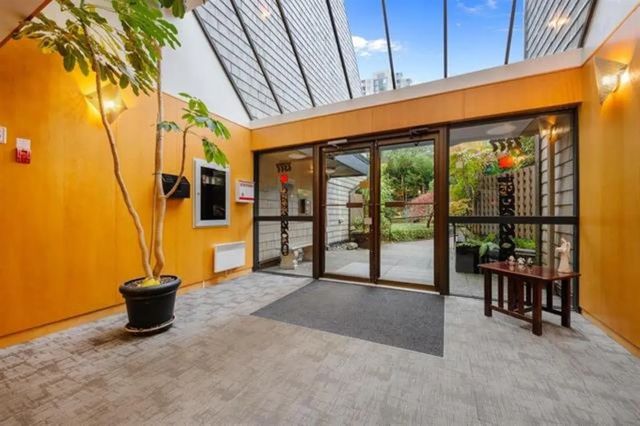 7377 Salisbury Avenue 319, Burnaby