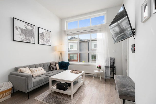 6468 195a Street 410, Surrey