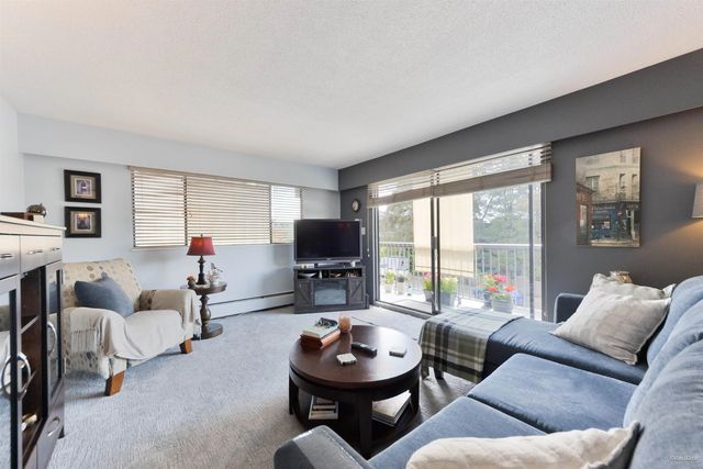 330 W 2nd Street 205, North Vancouver