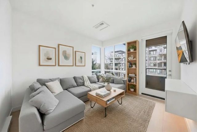 7588 16th Street 418, Burnaby