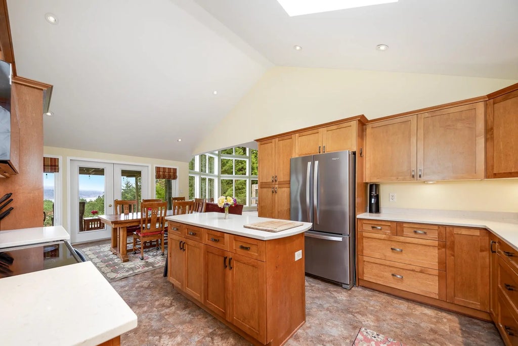 423 Felix Jack Road, Mayne Island