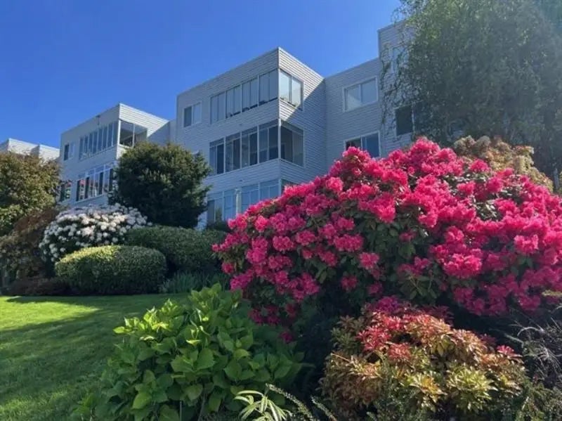 1354 Winter Street 302, White Rock