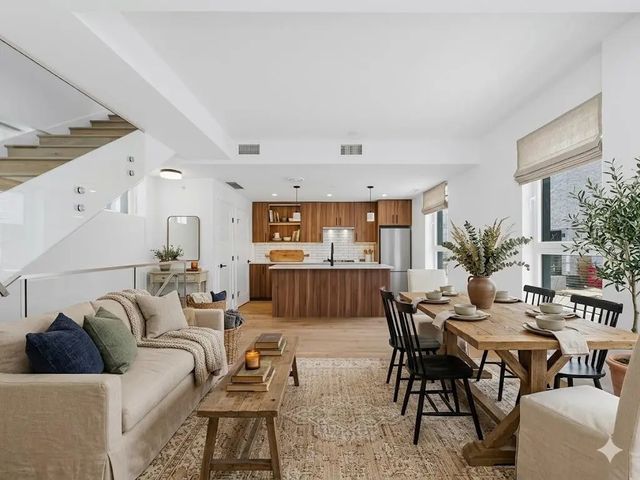 6833 Cambie Street, Vancouver