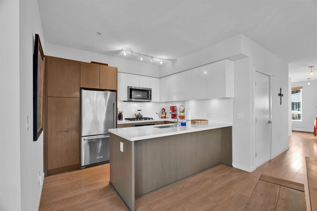 417 Great Northern Way 613, Vancouver