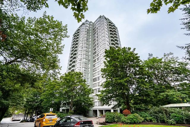 10082 148 Street 2304, Surrey