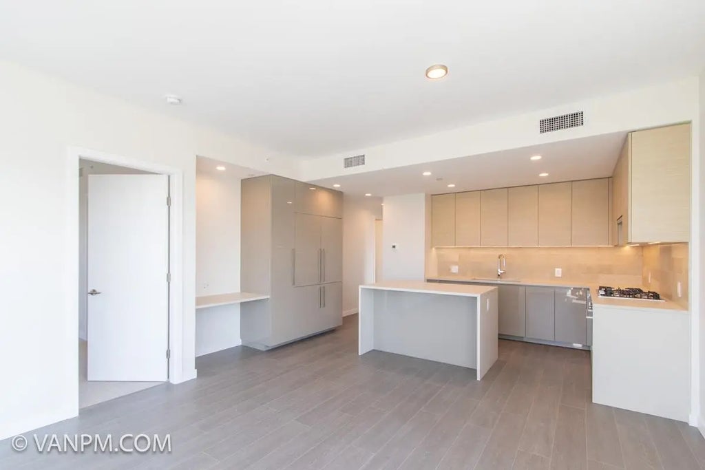 2186 Gilmore Avenue 1702, Burnaby