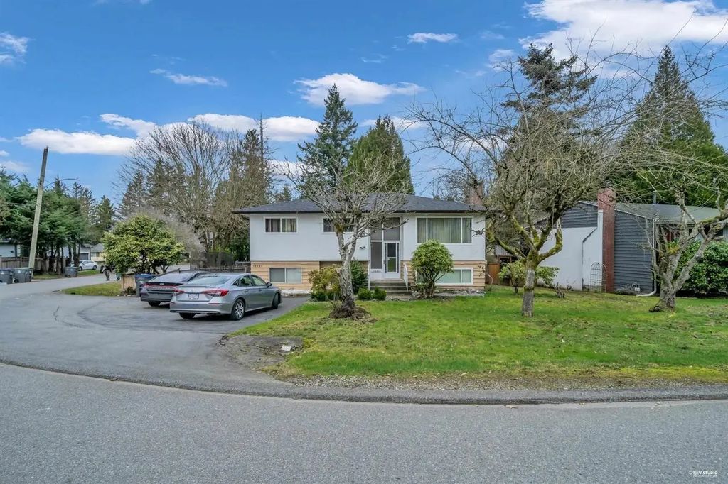 12521 Grove Crescent, Surrey