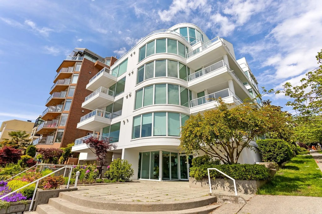 1403 Beach Avenue 3b, Vancouver