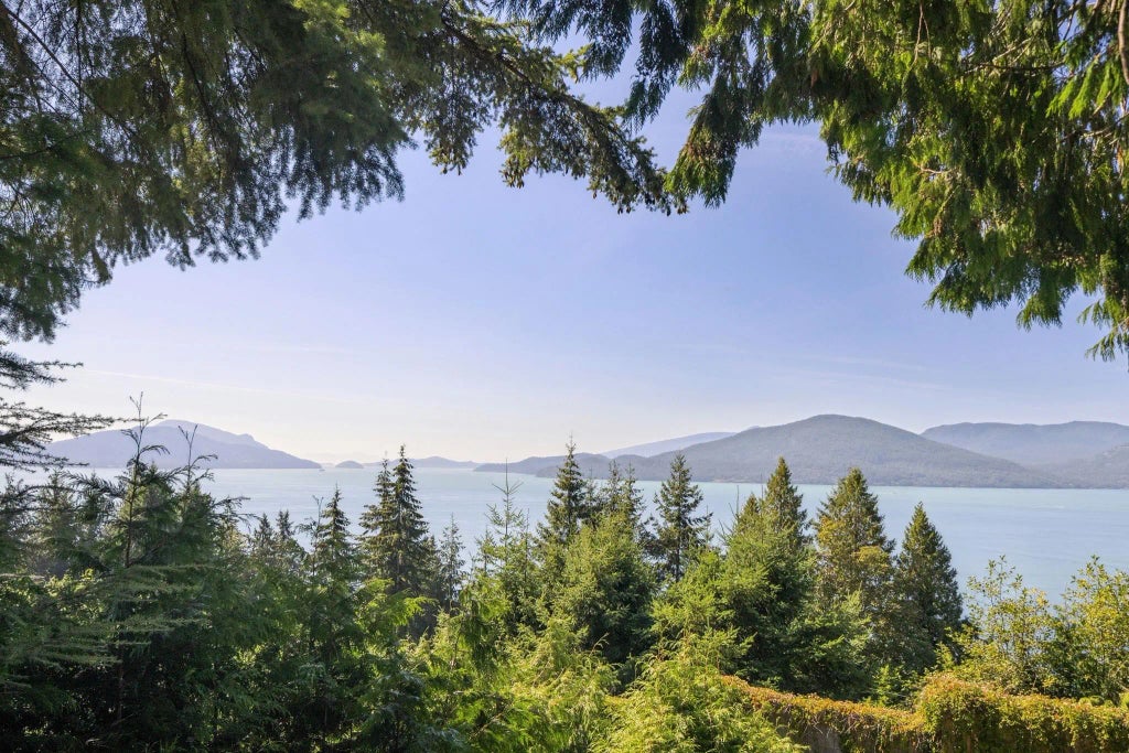 330 Bayview Road, Lions Bay