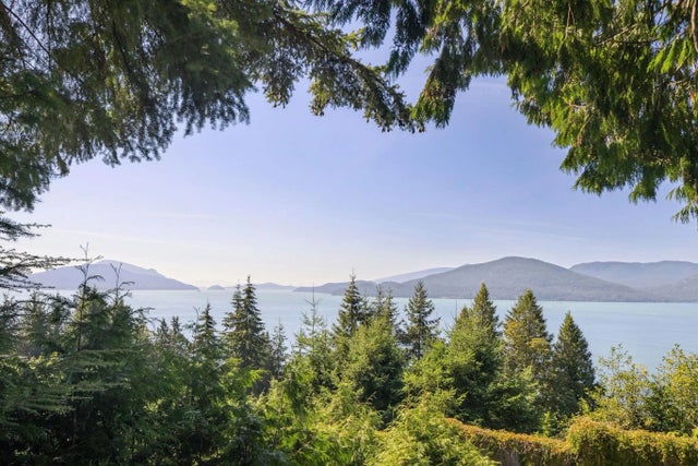 330 Bayview Road, Lions Bay