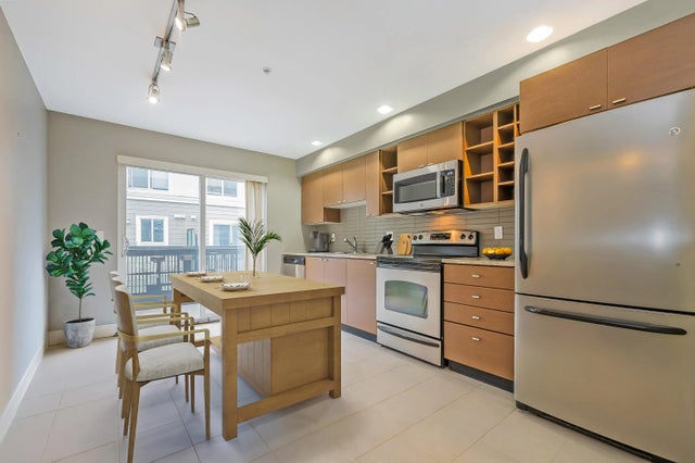 15833 26 Avenue 93, Surrey