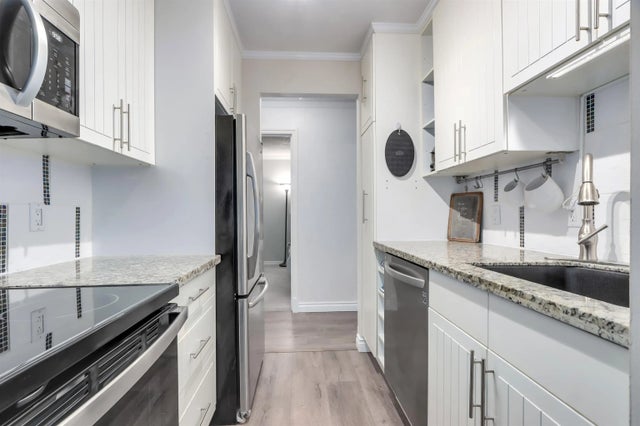 2004 Fullerton Avenue 303, North Vancouver