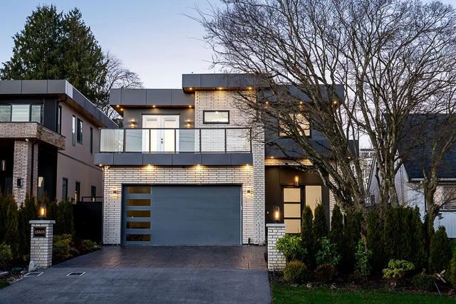 15569 Oxenham Avenue, White Rock