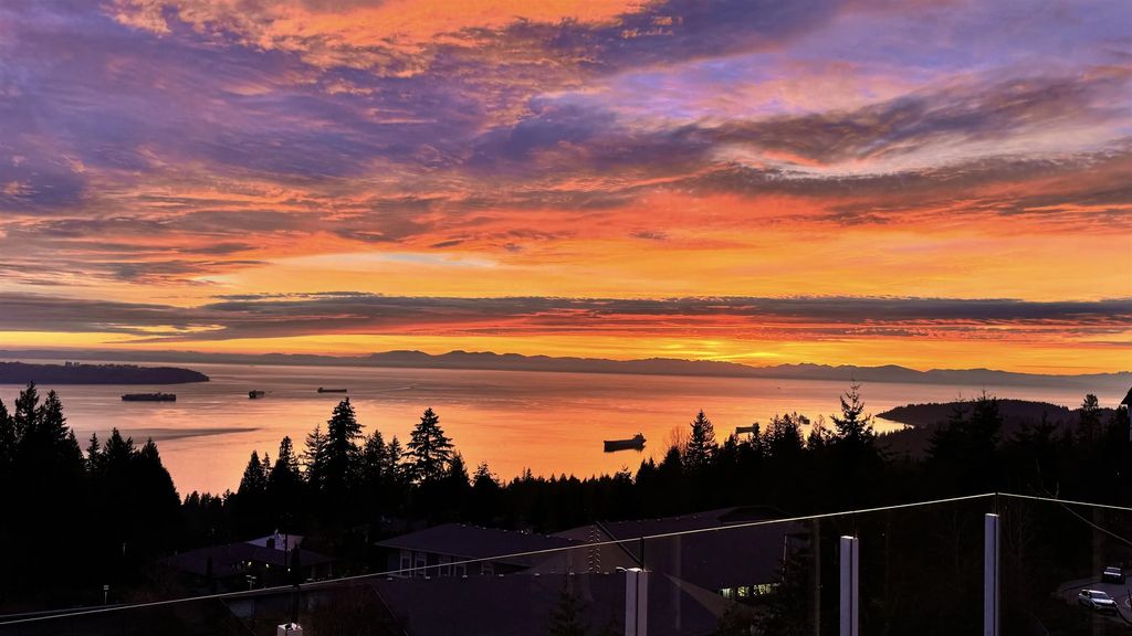 2546 Marr Creek Court, West Vancouver