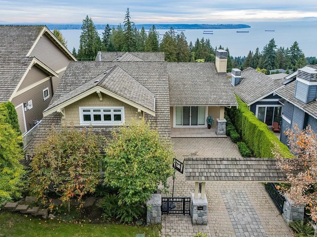 2546 Marr Creek Court, West Vancouver