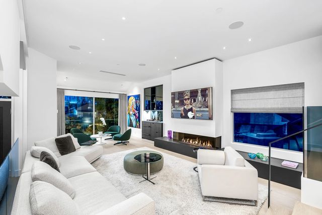 4416 W 1st Avenue, Vancouver