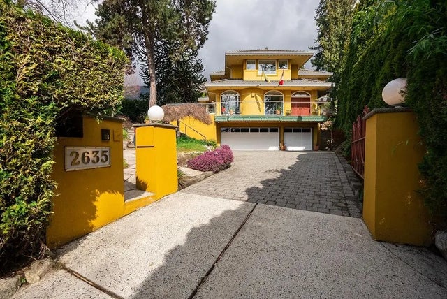 2635 Rosebery Avenue, West Vancouver