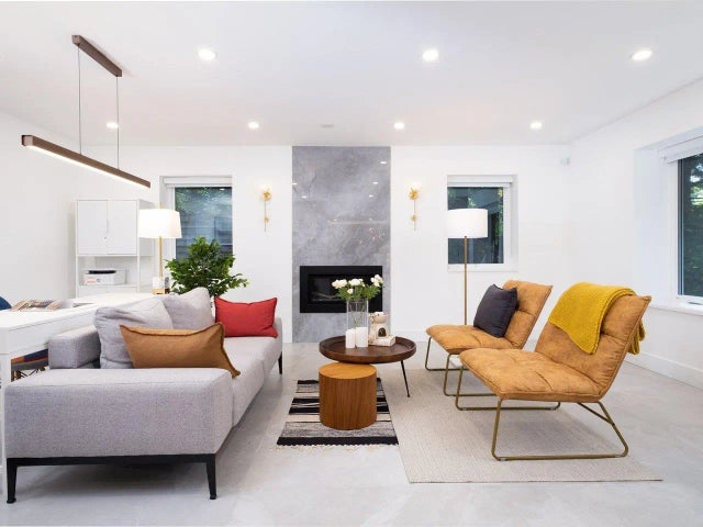 4283 Capilano Road, North Vancouver