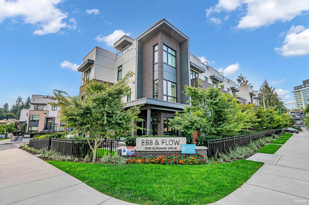 2035 Glenaire Drive 101, North Vancouver