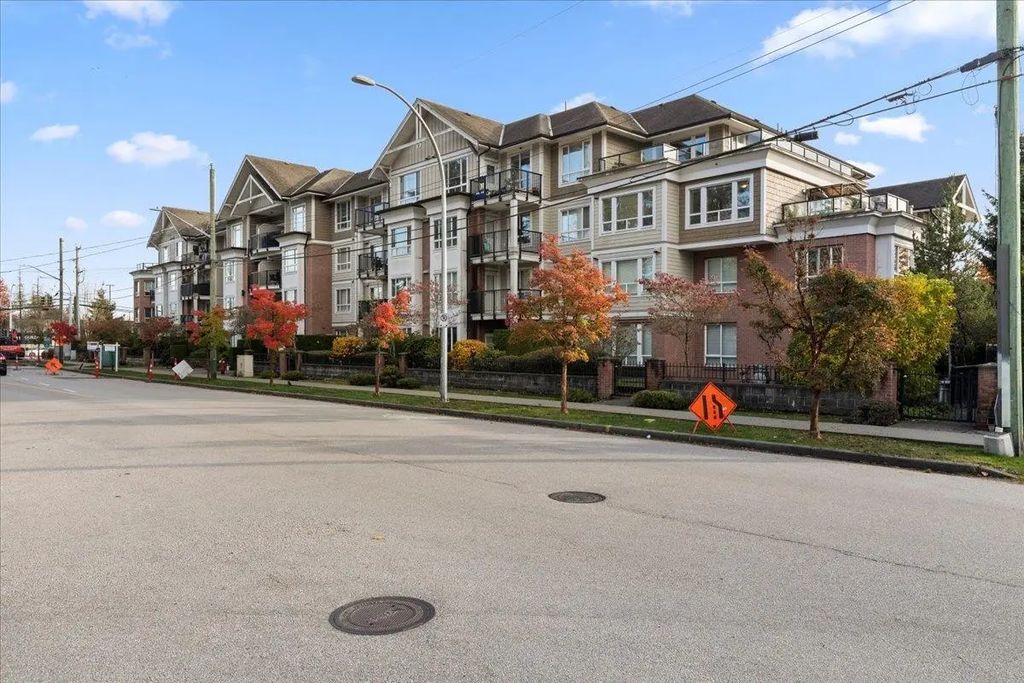 14960 102a Avenue 304, Surrey