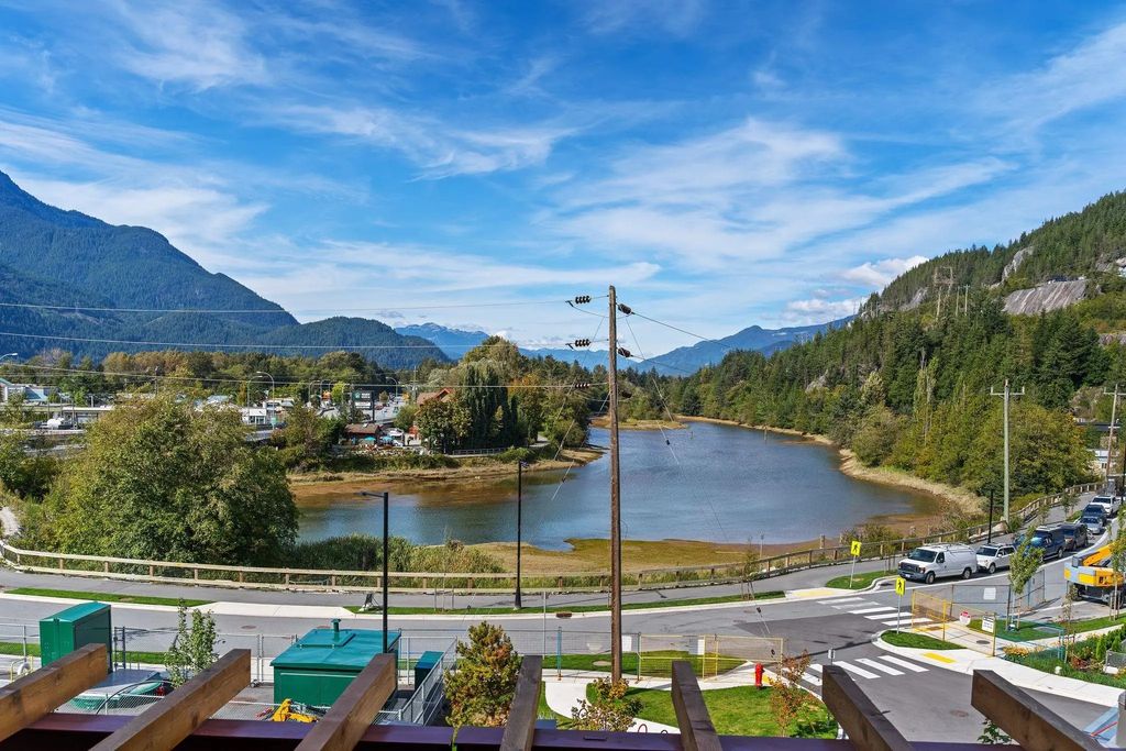 1500 Scott Crescent 311, Squamish