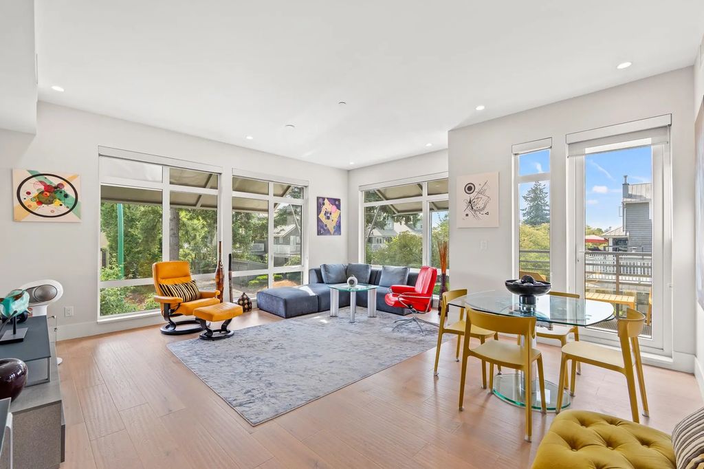 1591 Bowser Avenue 202, North Vancouver