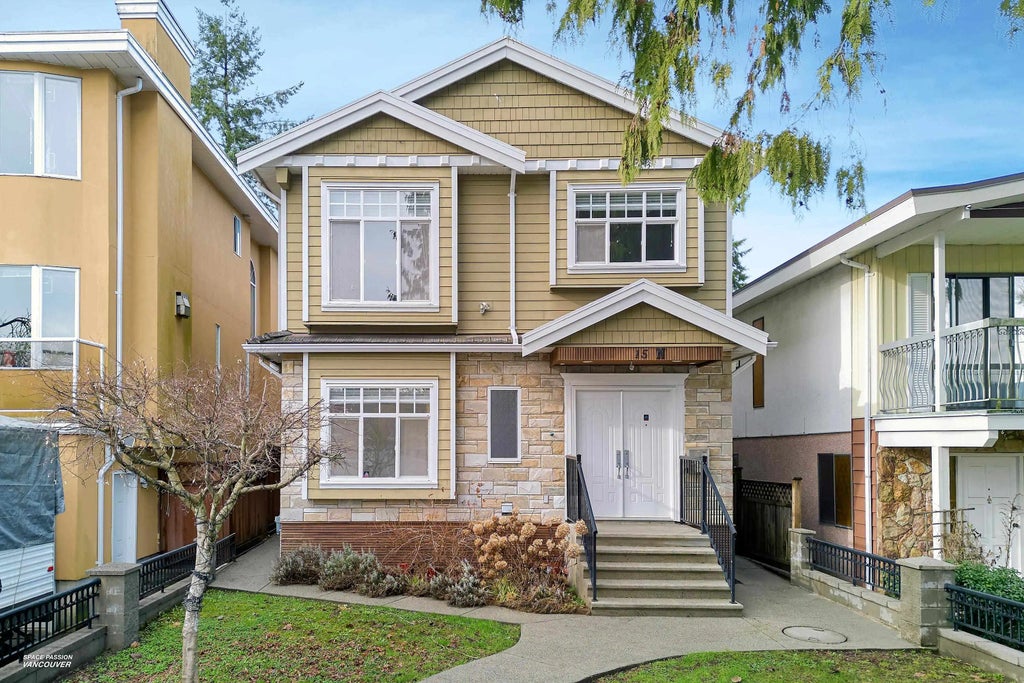15 N Fell Avenue, Burnaby