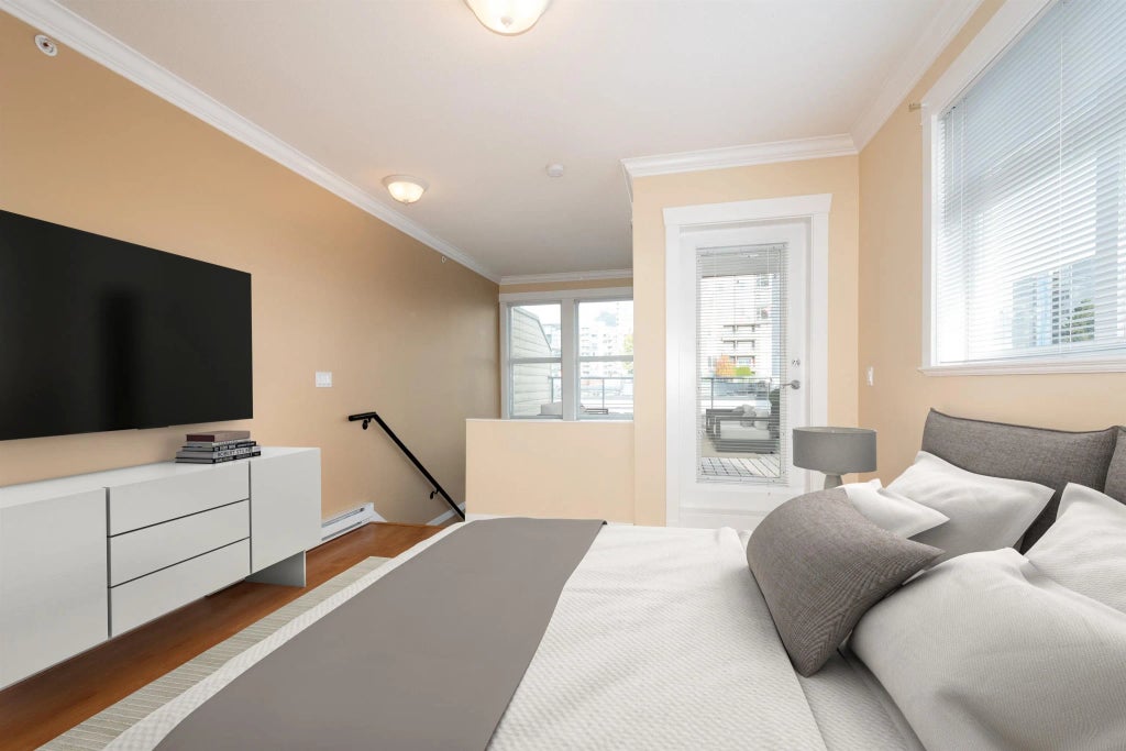 152 E 12th Street 304, North Vancouver