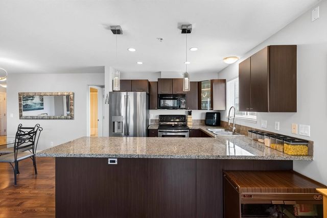 5488 198 Street 412, Langley