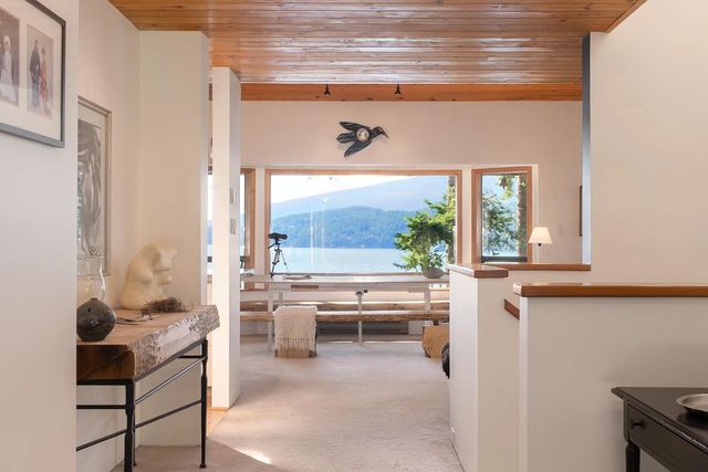 990 Windjammer Road, Bowen Island