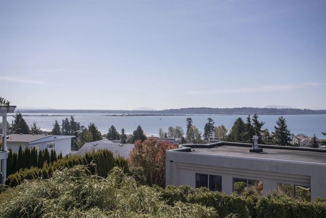 15662 Semiahmoo Avenue, White Rock