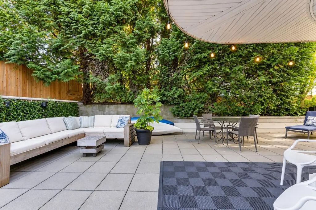 320 W 2nd Street 102, North Vancouver