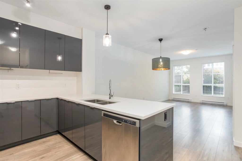 15137 33 Avenue 106, Surrey