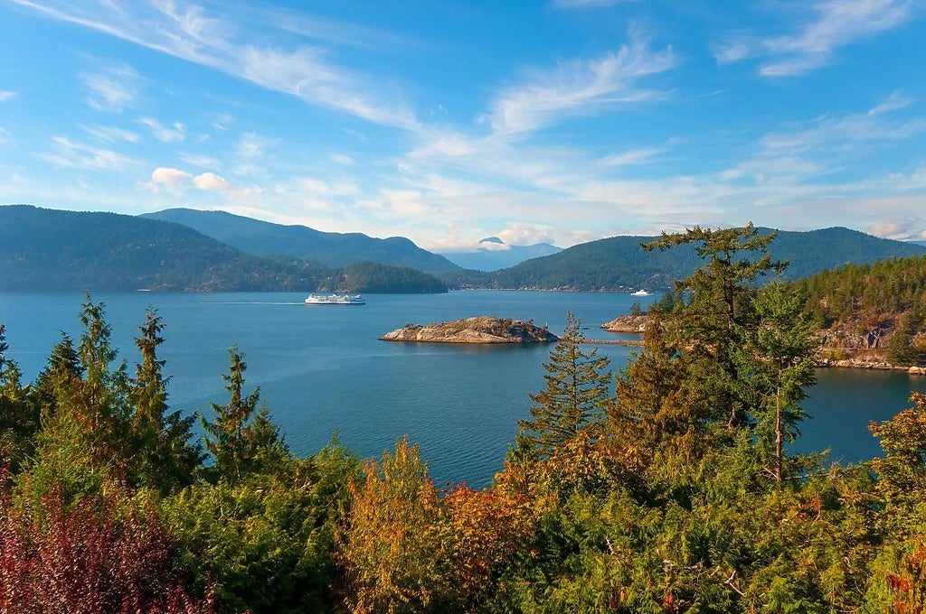 6175 Nelson Avenue, West Vancouver