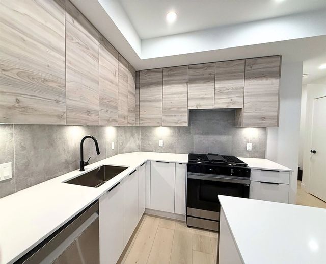 N/A, Abbotsford