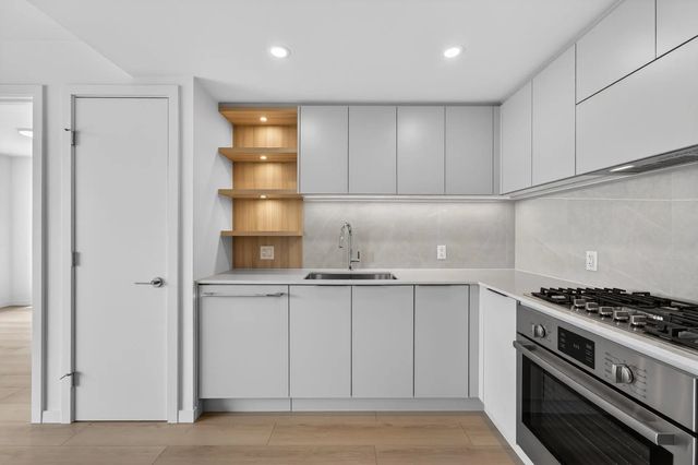311 Alderson Avenue 506, Coquitlam