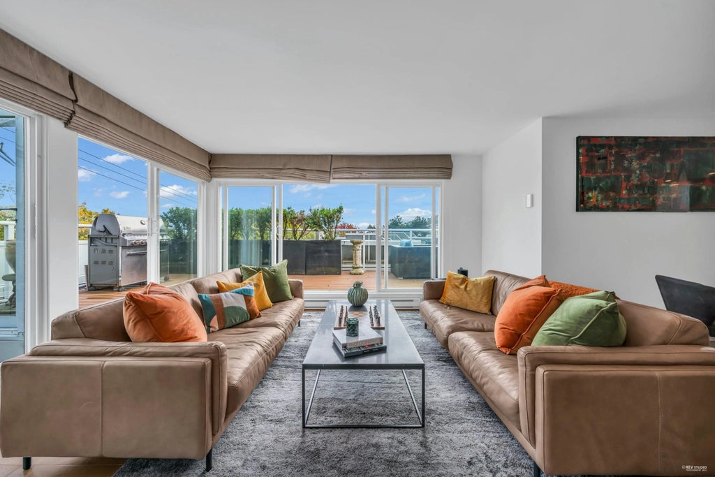 2243 Oak Street, Vancouver