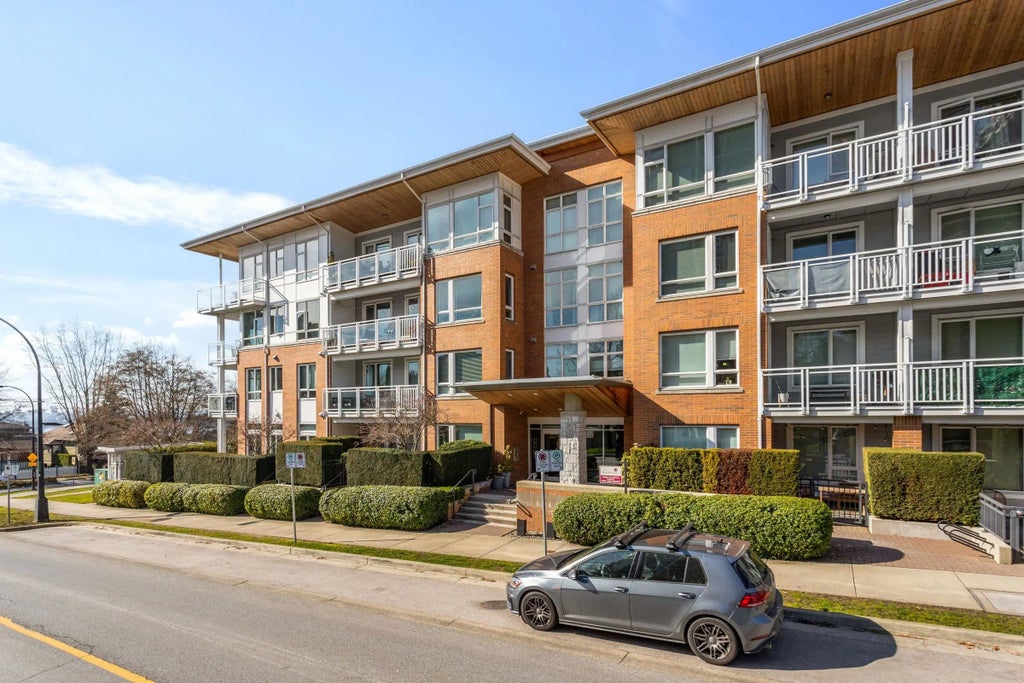 717 Chesterfield Avenue 401, North Vancouver