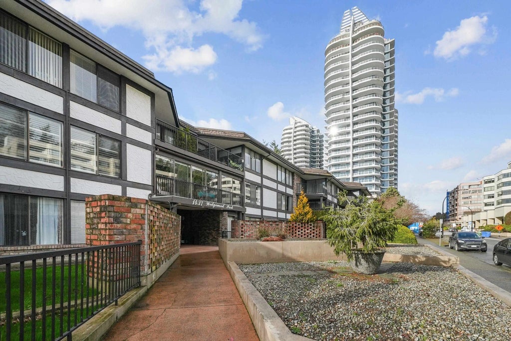 1437 Foster Street #308, White Rock