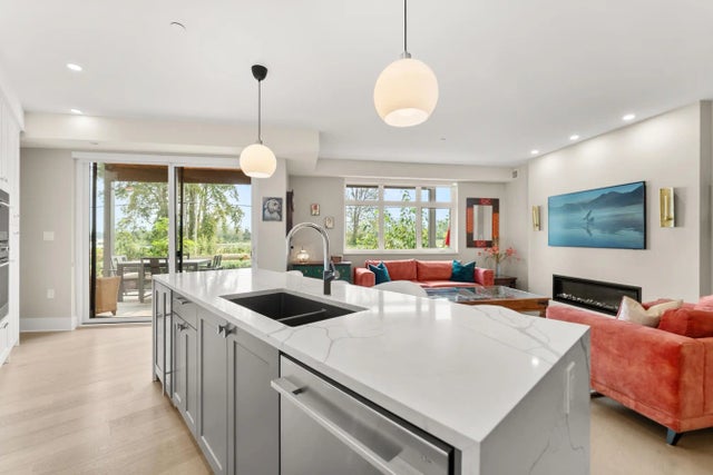 6111 Dyke Road 103, Richmond