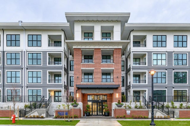 9551 Alexandra Road 438, Richmond