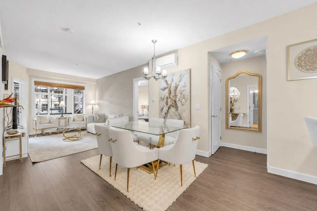 8561 203a Street 403, Langley