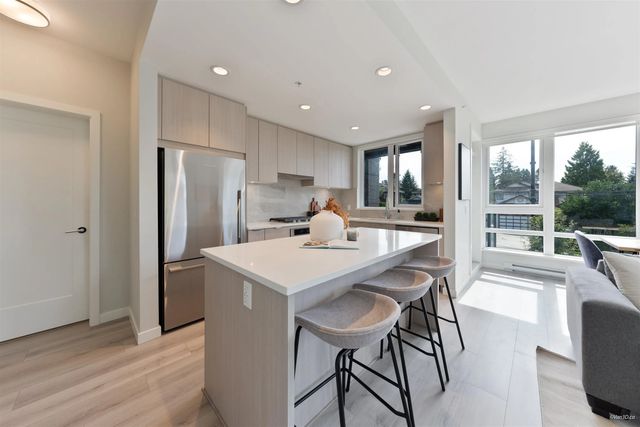 615 Cottonwood Avenue 214, Coquitlam
