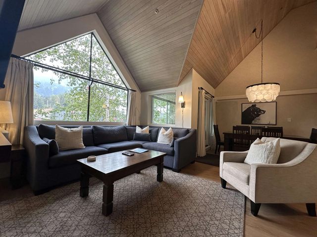 4293 Mountain Square 904wk15, Whistler