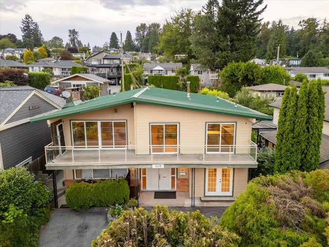 1228 Adderley Street, North Vancouver