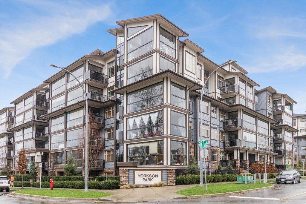 8526 202b Street 109, Langley