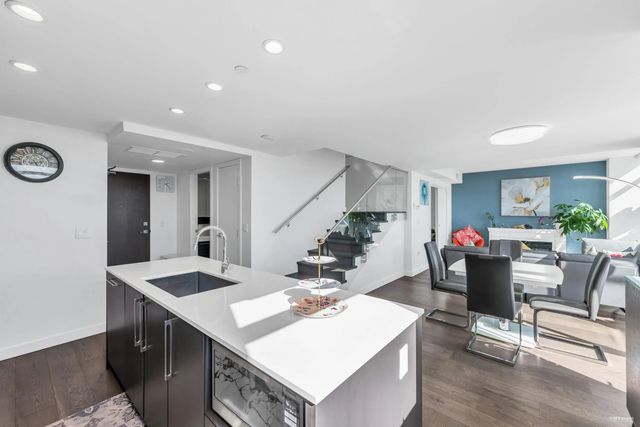 5580 No. 3 Road 1602, Richmond