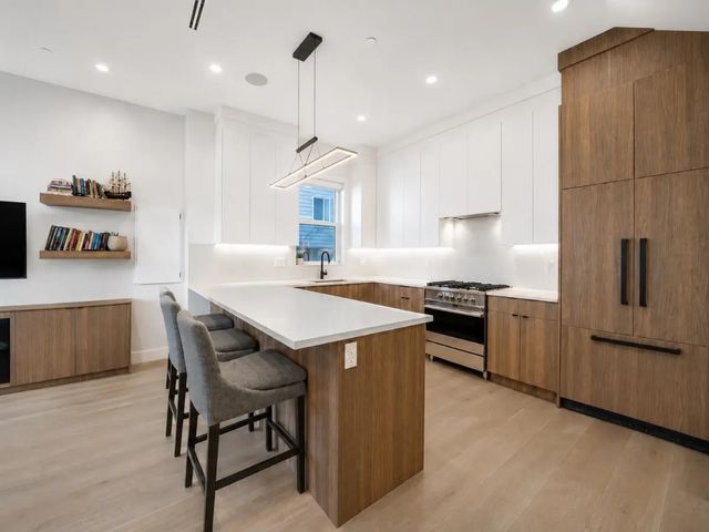 1907 E 40th Avenue, Vancouver
