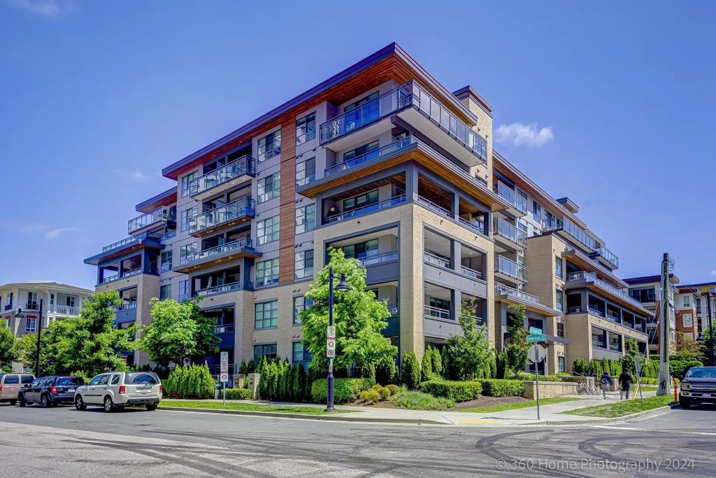 603 Regan Avenue 401, Coquitlam