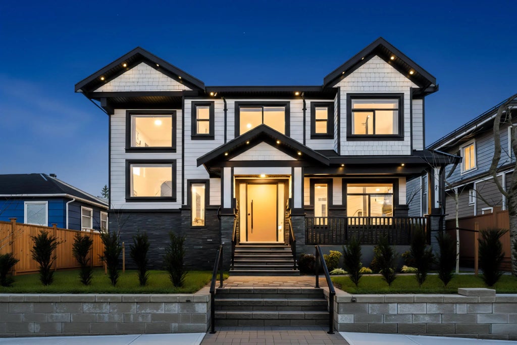 218 Osborne Avenue, New Westminster